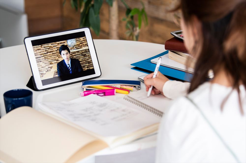 海外から活用できる「オンライン説明会」